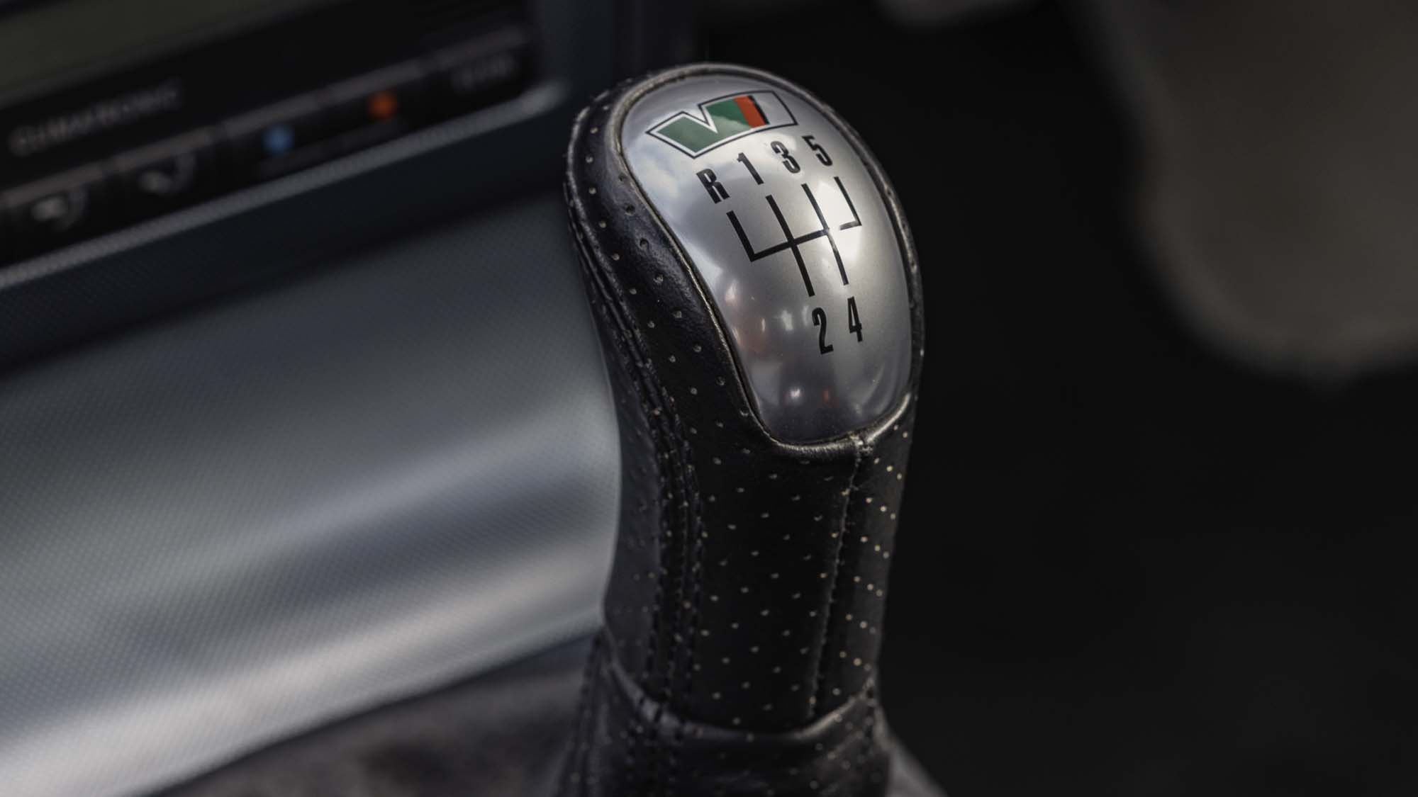 Škoda Octavia vRS interior gear stick