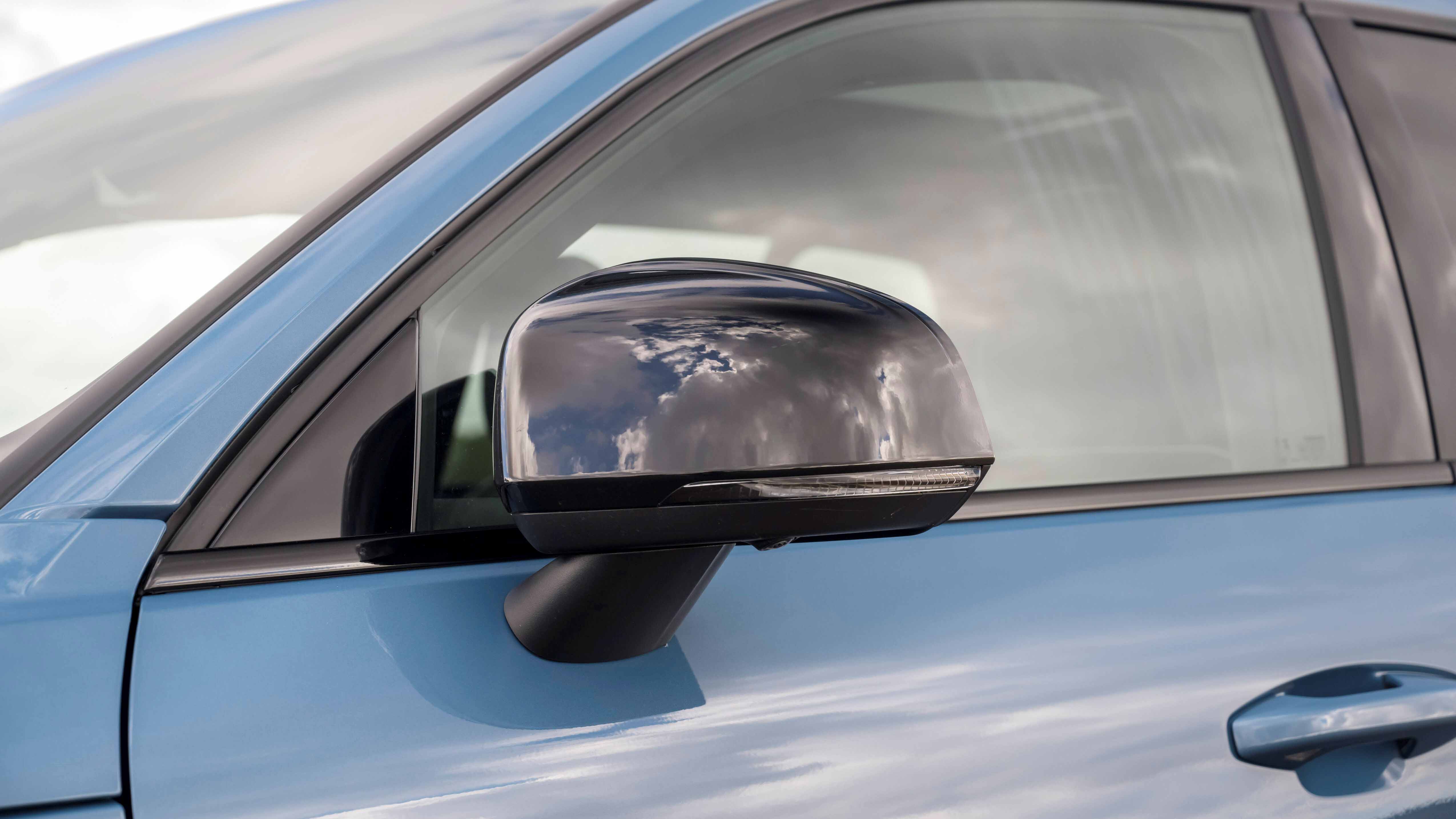 Volvo XC40 exterior wing mirrors