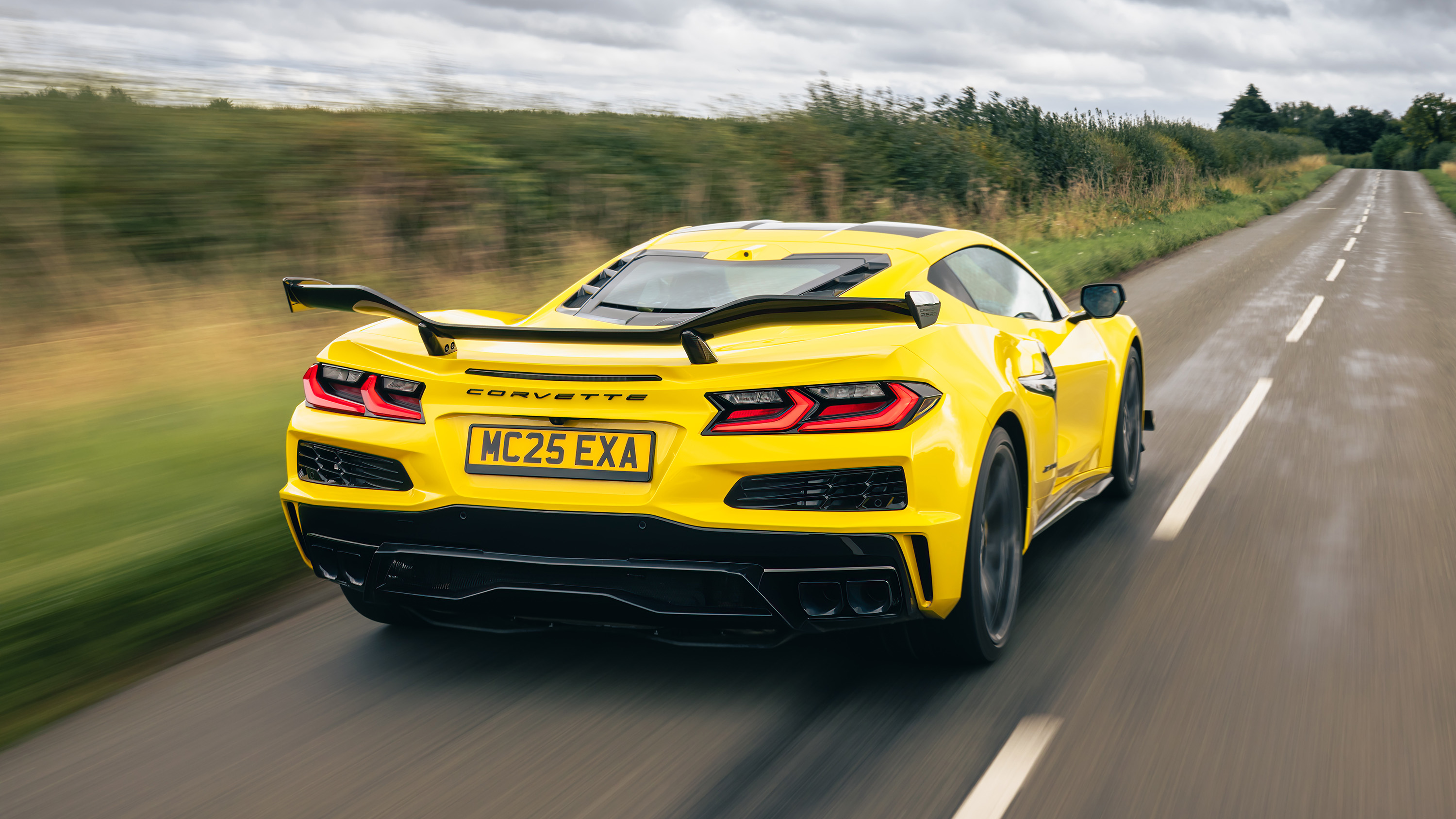 Corvette Z06 yellow rear wing