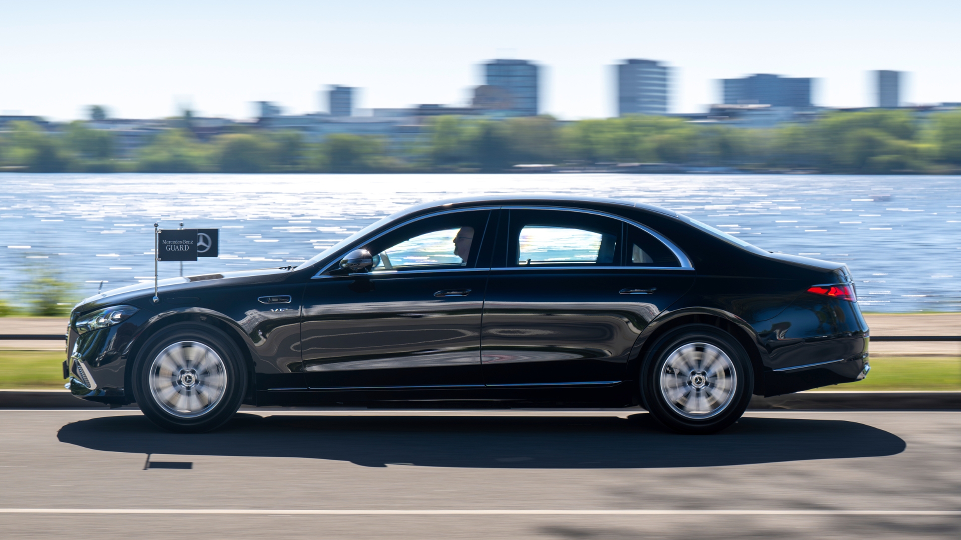 Mercedes Benz S680 GUARD 4Matic