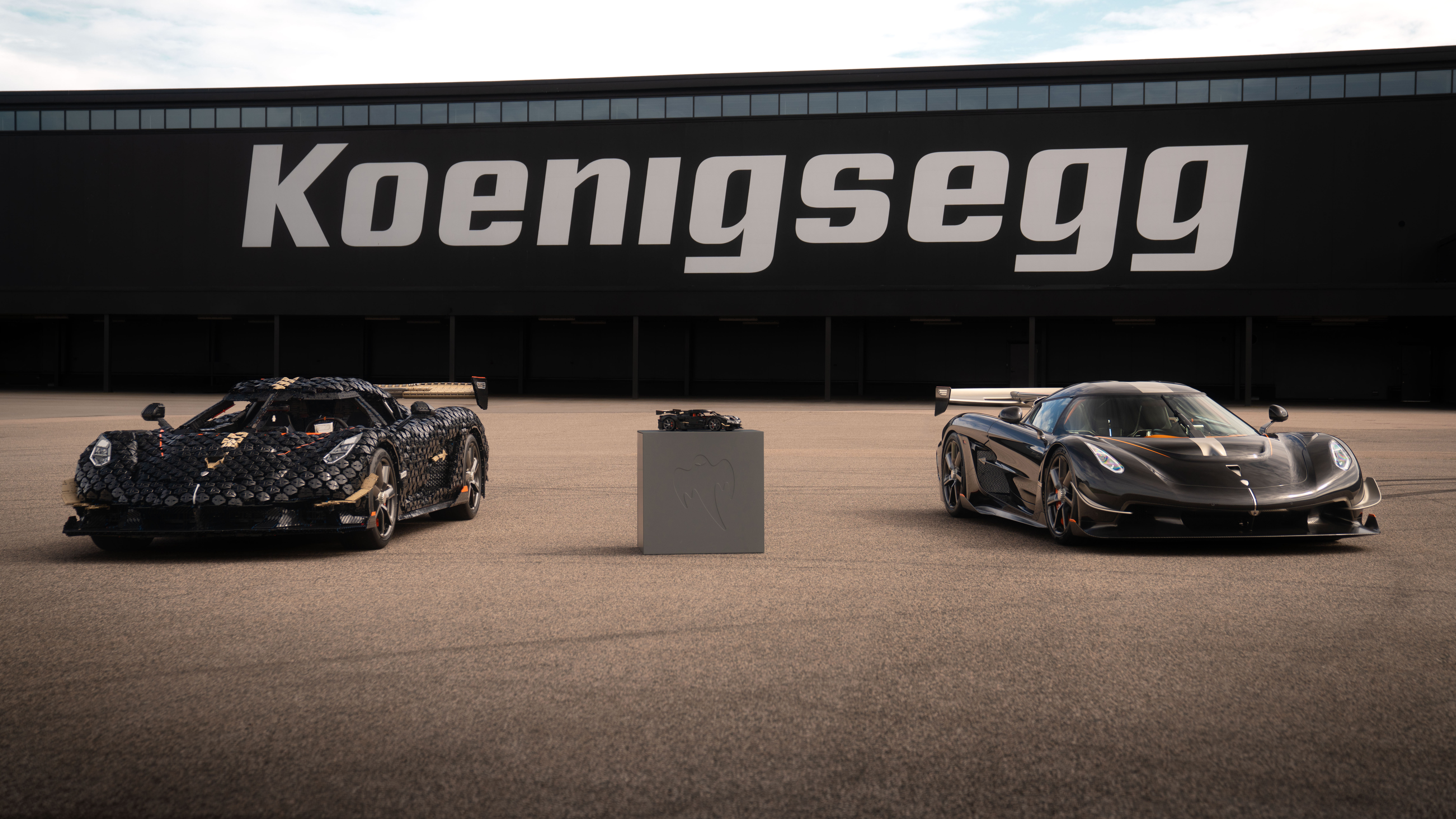 Lego Technic Koenigsegg Sadair's Spear Megacar build